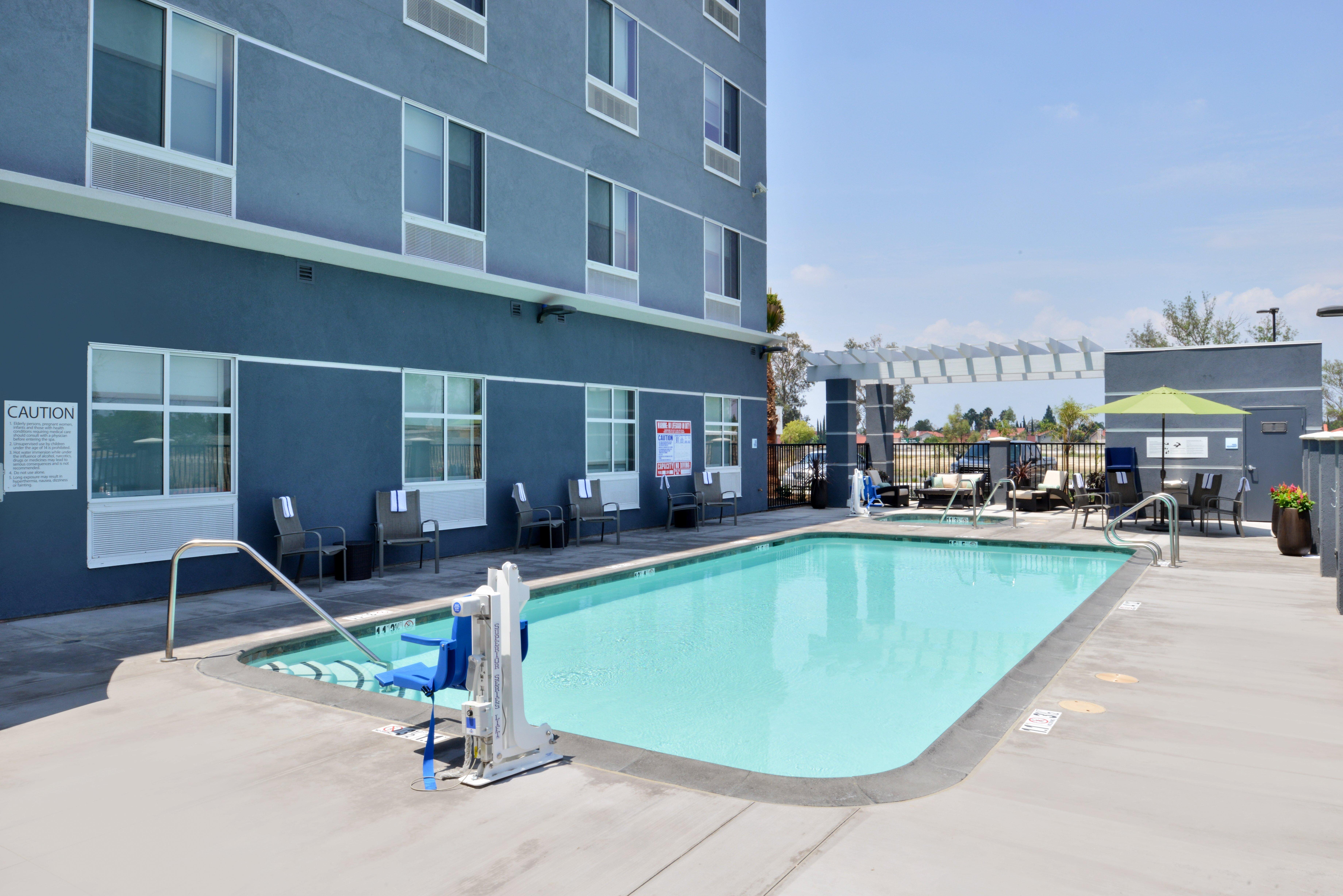 Holiday Inn Express Hotels & Suites Loma Linda By Ihg Екстер'єр фото